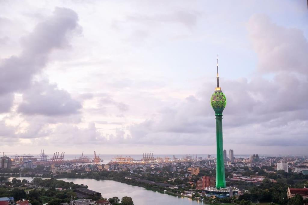 Skyline 29th-floor Tri-zen Luxury Apartment Colombo