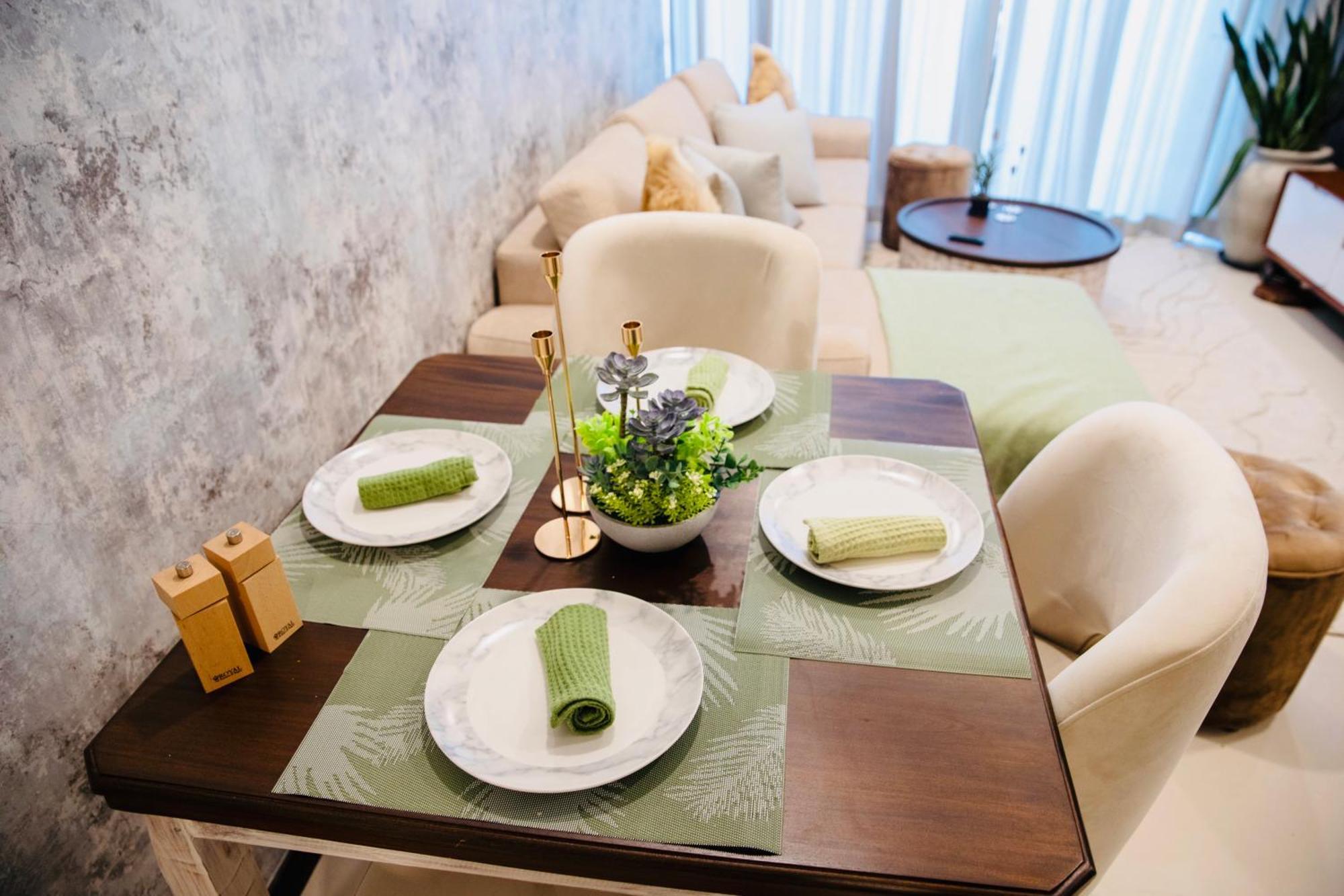 Skyline 29th-floor Tri-zen Luxury Apartment *